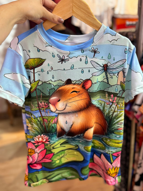 Camiseta capibara paisaje