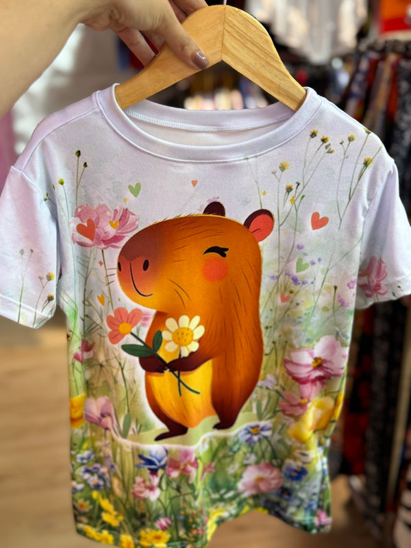 Camiseta capibara flores