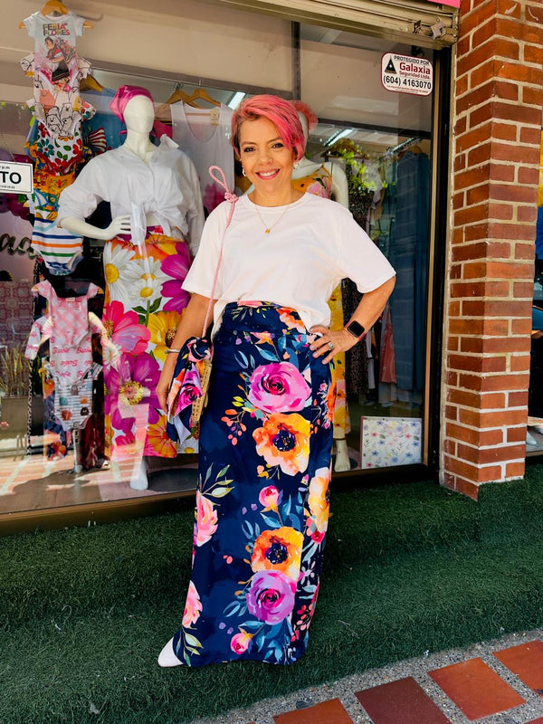 FALDA FLORES FONDO MORADO